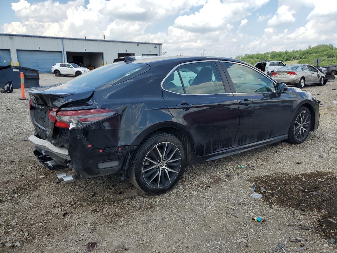 TOYOTA CAMRY 2022 VIN 4T1G11AKXNU632422 фото 3