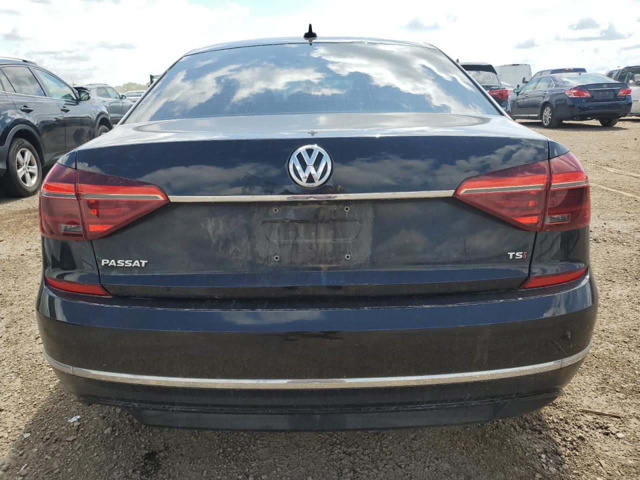 2017 Volkswagen Passat R-Line VIN: 1VWDT7A36HC017483 Lot: 62372465