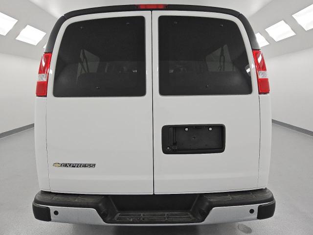  CHEVROLET EXPRESS 2024 Biały