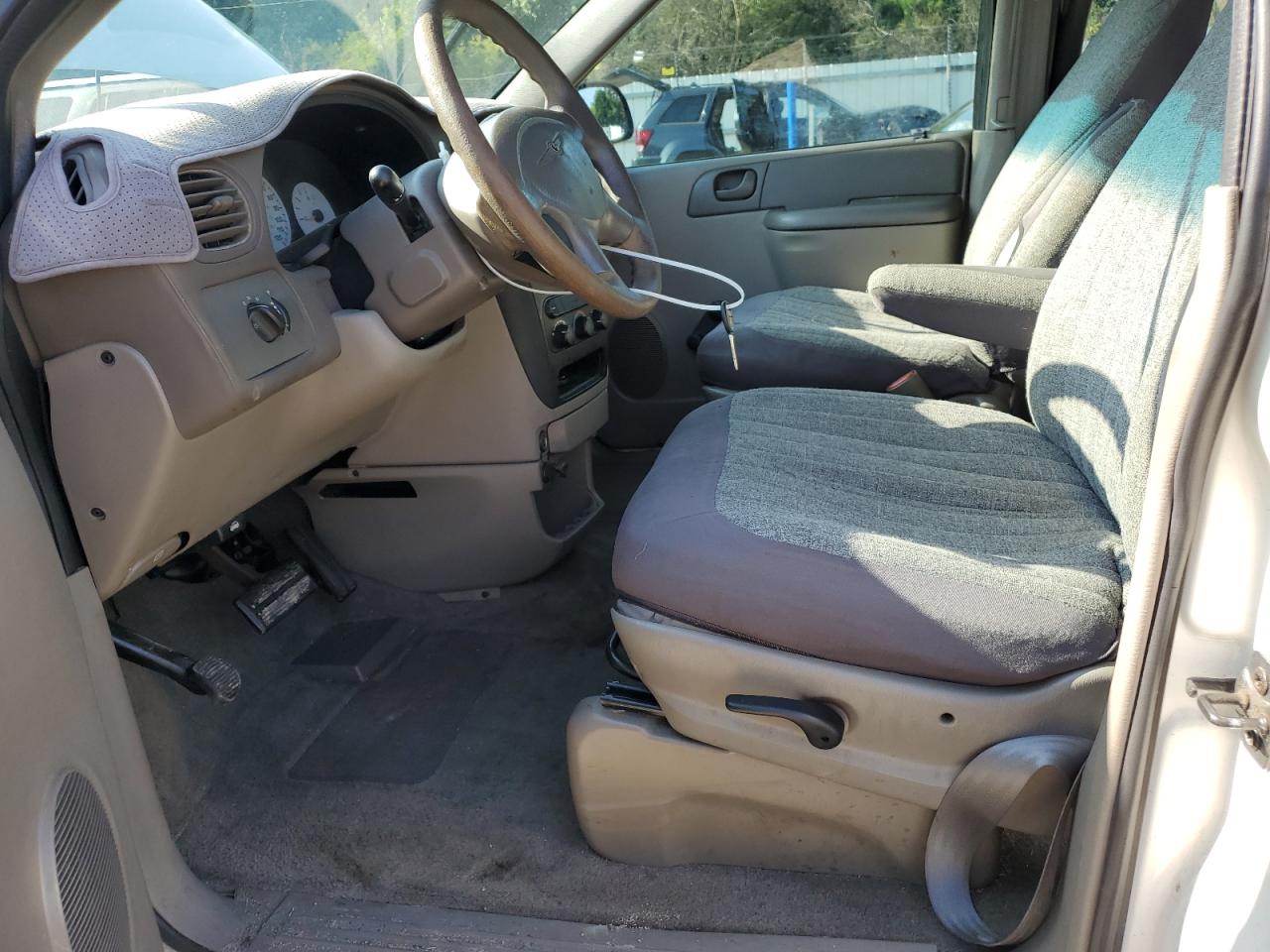2002 Chrysler Voyager Ec VIN: 1C4GJ15B02B564489 Lot: 61144965