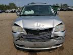 2010 Chrysler Town & Country Touring   للبيع في Elgin، IL - Front End