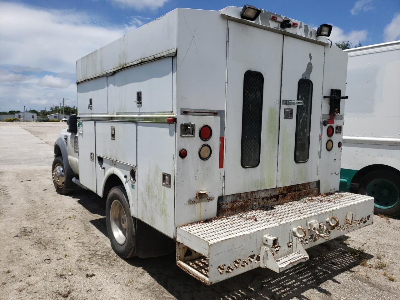 FORD F550 2008 VIN 1FDAF56R78ED50614 фото 3