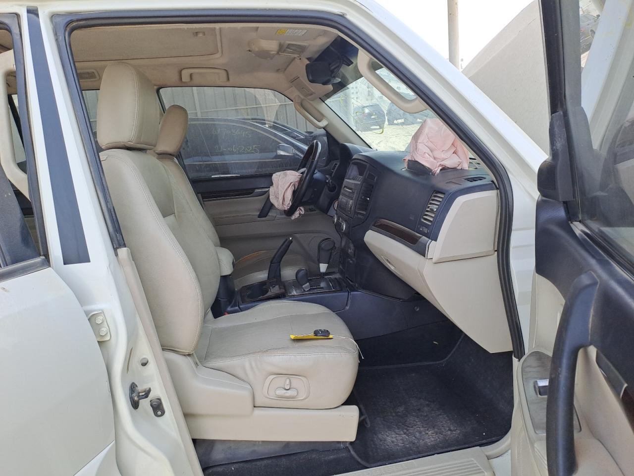 JMYLYV97WAJ705629 - 2010 Mitsubishi PAJERO - #61534115