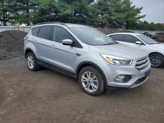  FORD ESCAPE 2018 Серебристый