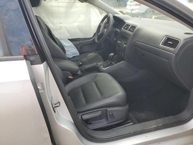  VOLKSWAGEN JETTA 2014 Серебристый