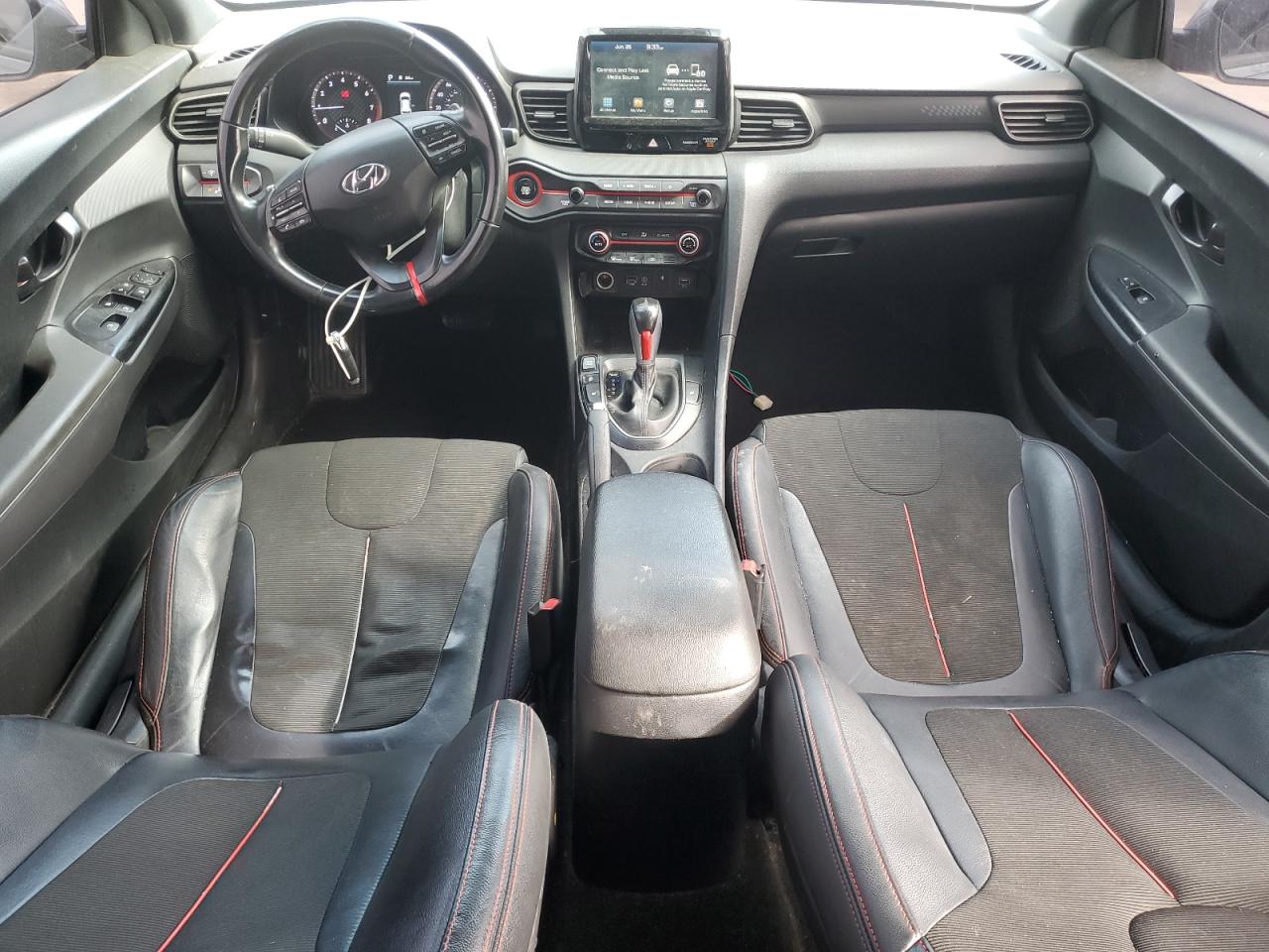 2020 Hyundai Veloster Base VIN: KMHTG6AF0LU021678 Lot: 62657245