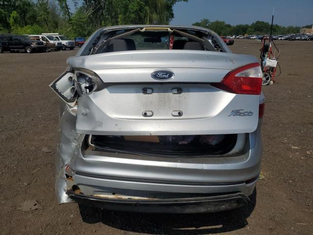  FORD FIESTA 2015 Серебристый