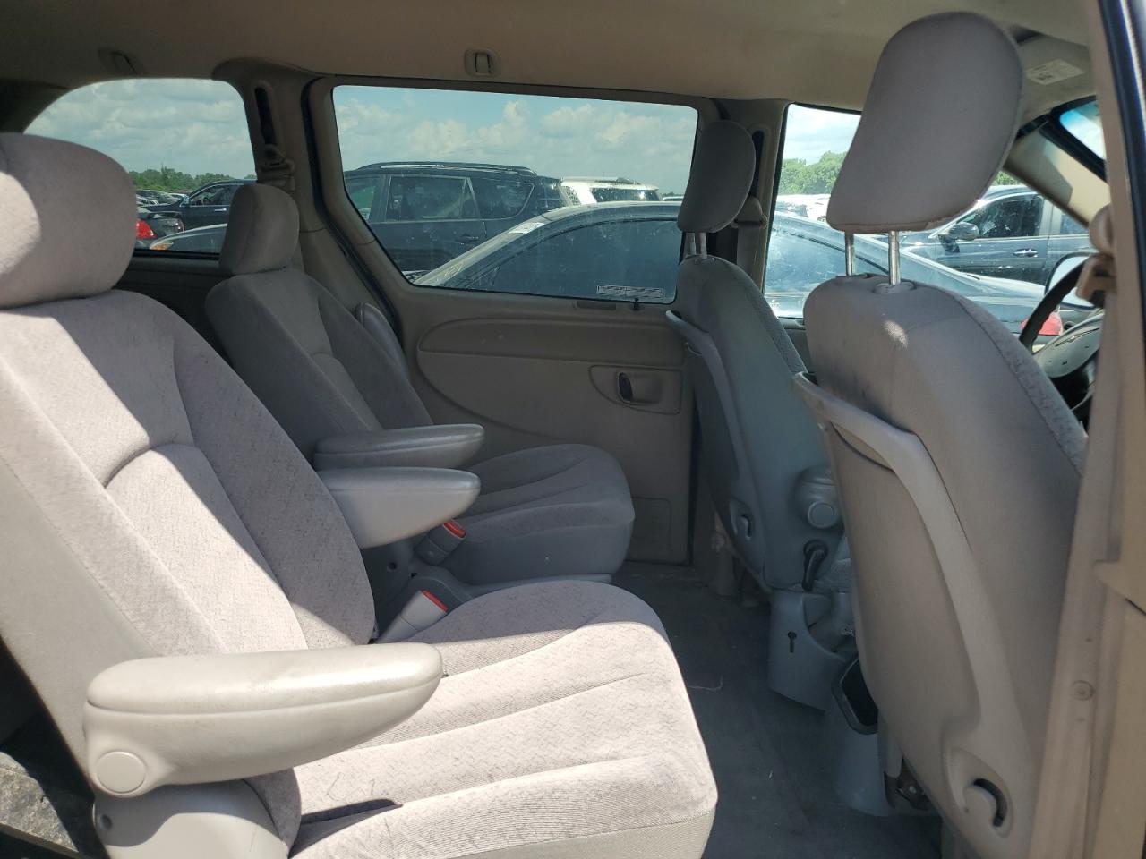 2001 Chrysler Voyager VIN: 1C4GJ25B61B121297 Lot: 61754425