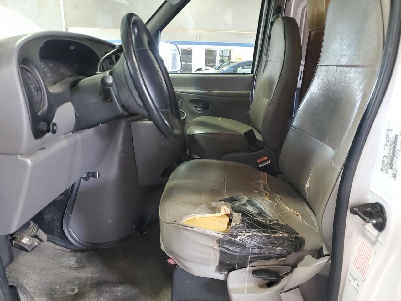 1998 Ford Econoline E150 Van VIN: 1FTRE1428WHC17722 Lot: 62459575