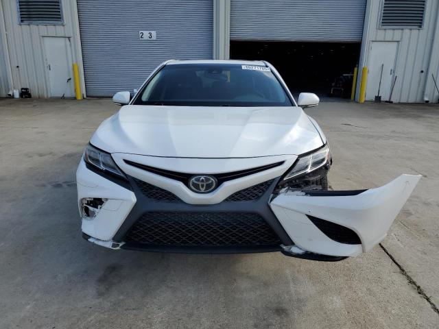  TOYOTA CAMRY 2018 Белы
