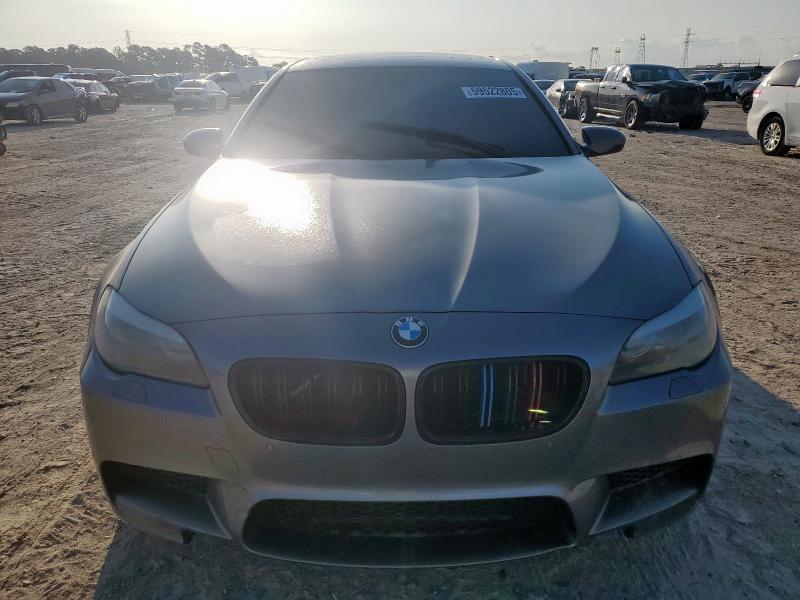 Sedans BMW M5 2013 Szary