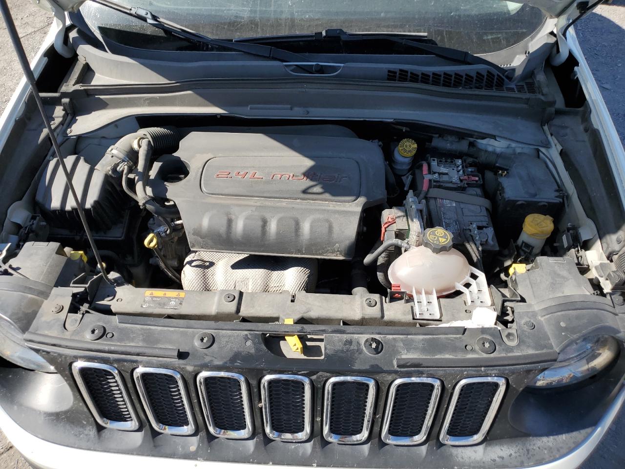 2016 Jeep Renegade Sport VIN: ZACCJAATXGPC74285 Lot: 61101195