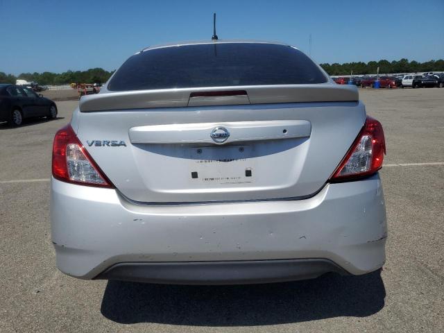  NISSAN VERSA 2017 Silver