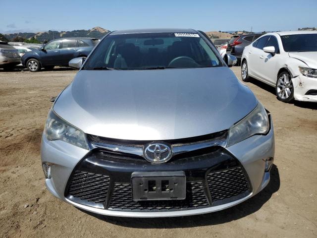  TOYOTA CAMRY 2015 Серебристый