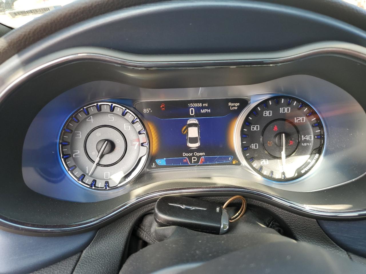 CHRYSLER 200 2015 VIN 1C3CCCDG7FN727598 фото 9