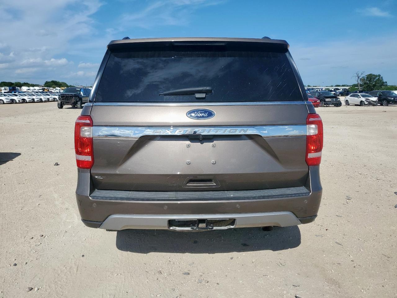2019 Ford Expedition Xlt VIN: 1FMJU1HT8KEA27123 Lot: 62485955