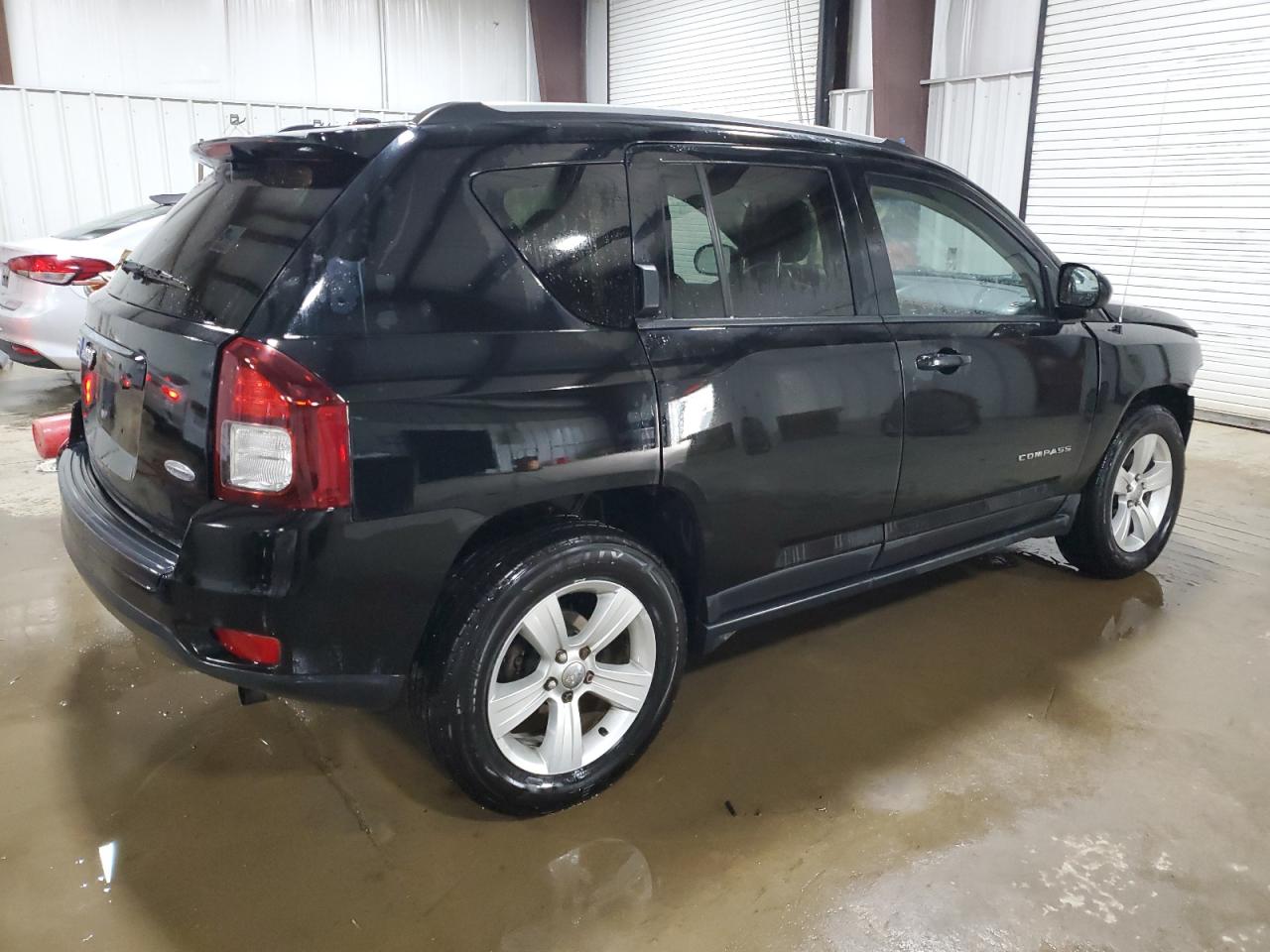 2016 Jeep Compass Latitude VIN: 1C4NJDEB2GD573909 Lot: 62168225