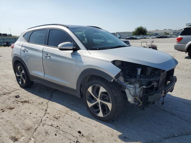  HYUNDAI TUCSON 2016 Серебристый