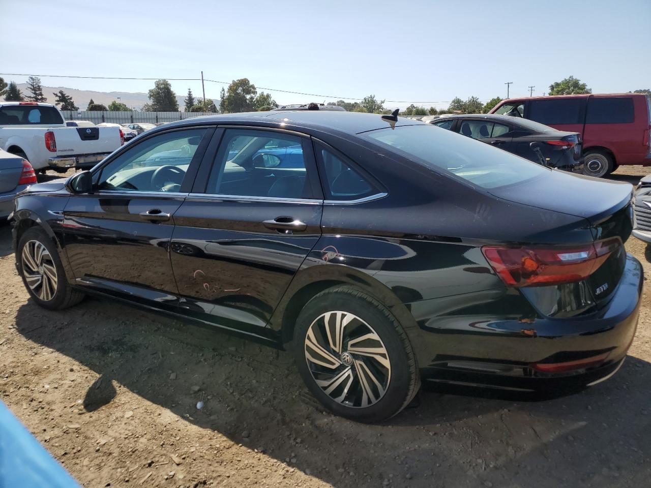 VOLKSWAGEN JETTA 2020 VIN 3VWE57BU3LM097774 photo 2