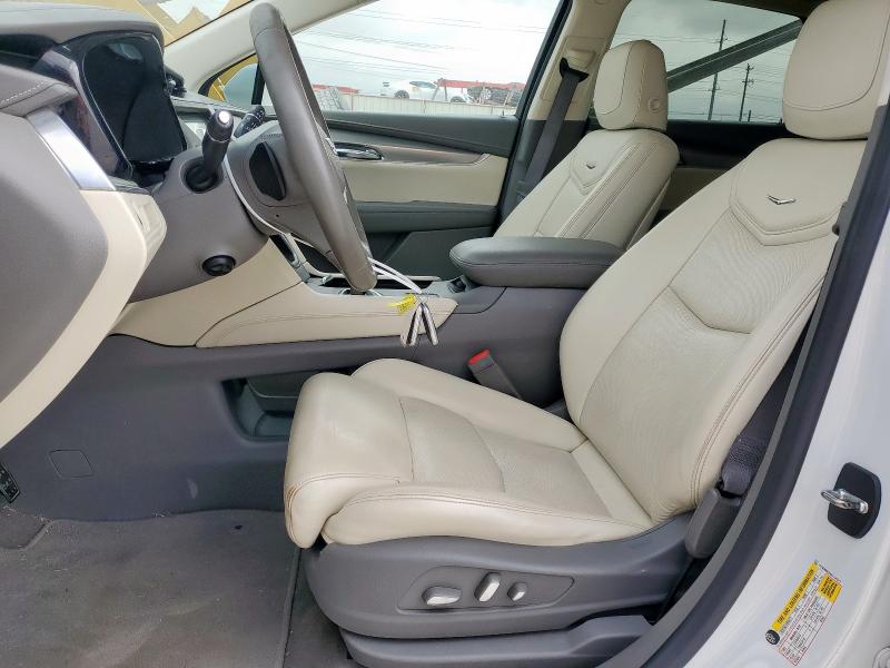  CADILLAC XT5 2017 Biały