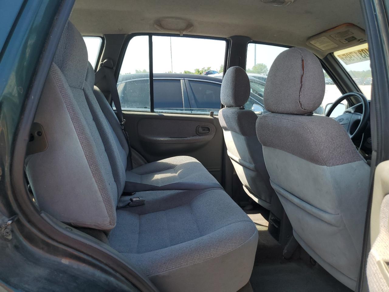 2000 Kia Sportage VIN: KNDJA7231Y5675677 Lot: 61031795