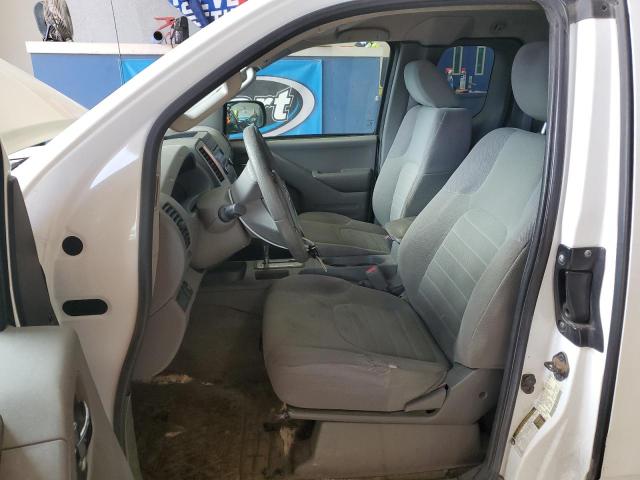Pickups NISSAN FRONTIER 2015 Biały