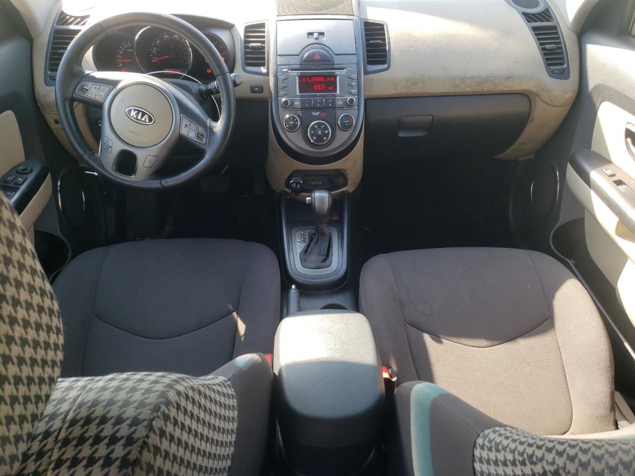 2011 Kia Soul + VIN: KNDJT2A25B7715129 Lot: 61957635
