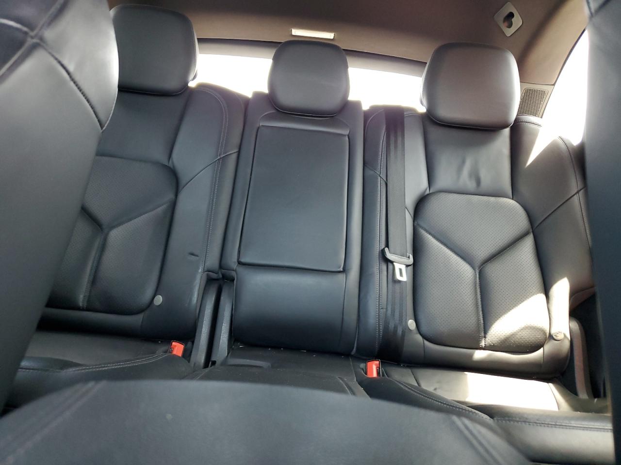 2011 Porsche Cayenne S Hybrid VIN: WP1AE2A29BLA91738 Lot: 60538535