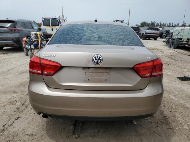 Sedans VOLKSWAGEN PASSAT 2015 Gold