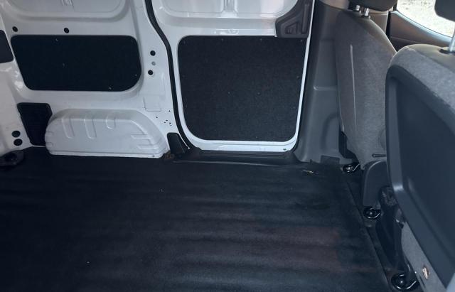 Фургоны NISSAN NV 2015 Белы
