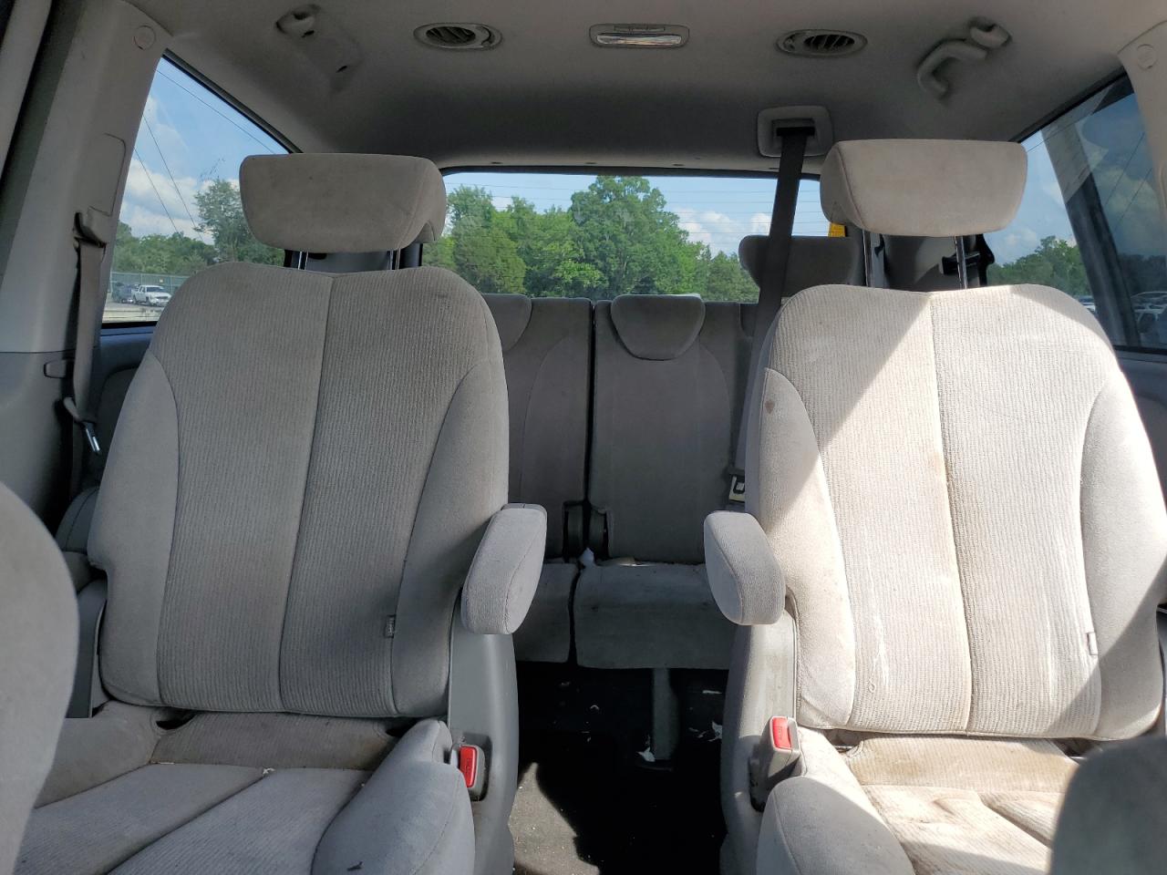 2006 Kia Sedona Ex VIN: KNDMB233066077776 Lot: 60939005