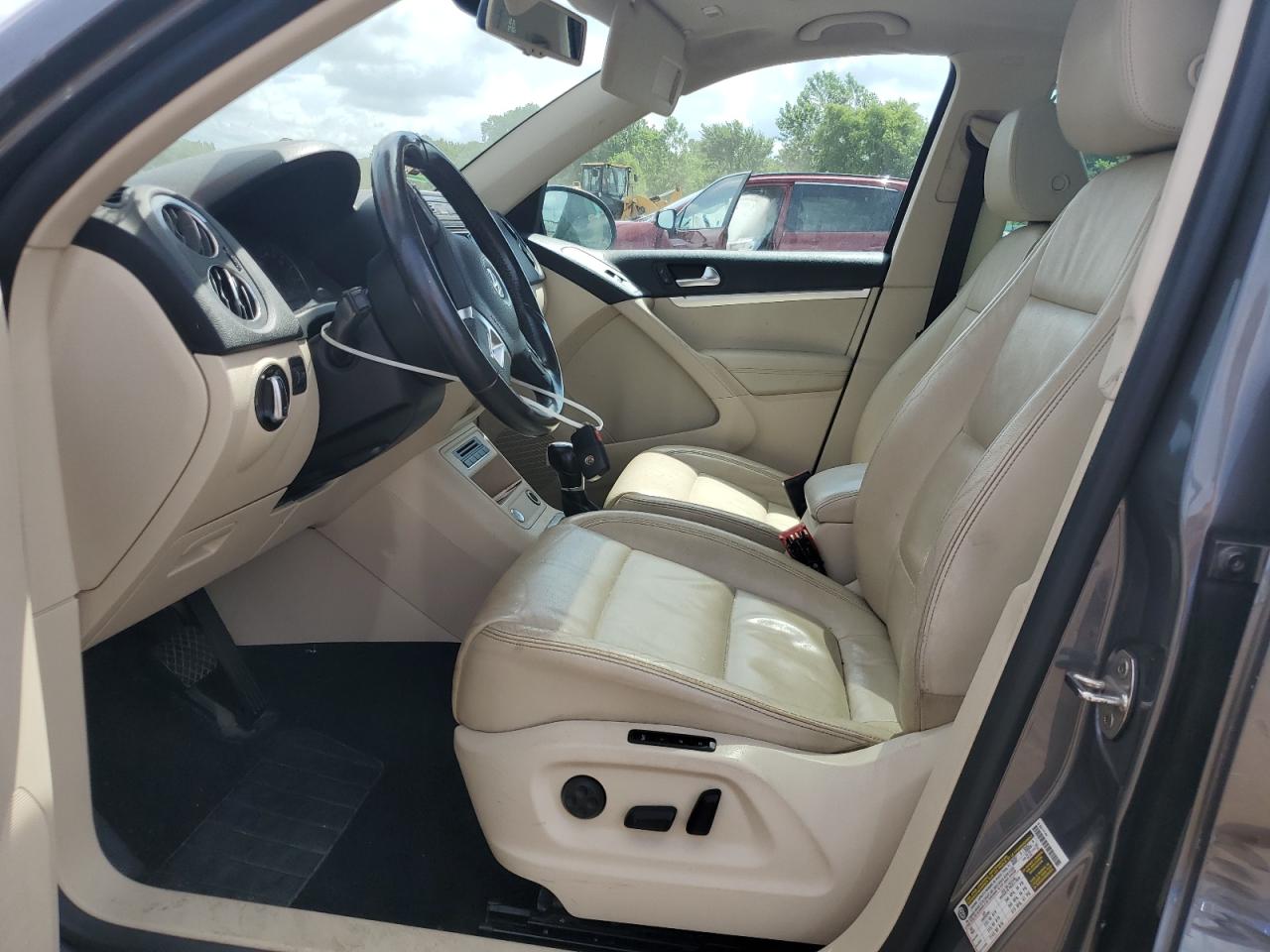2013 Volkswagen Tiguan S VIN: WVGAV3AXXDW612806 Lot: 62863975