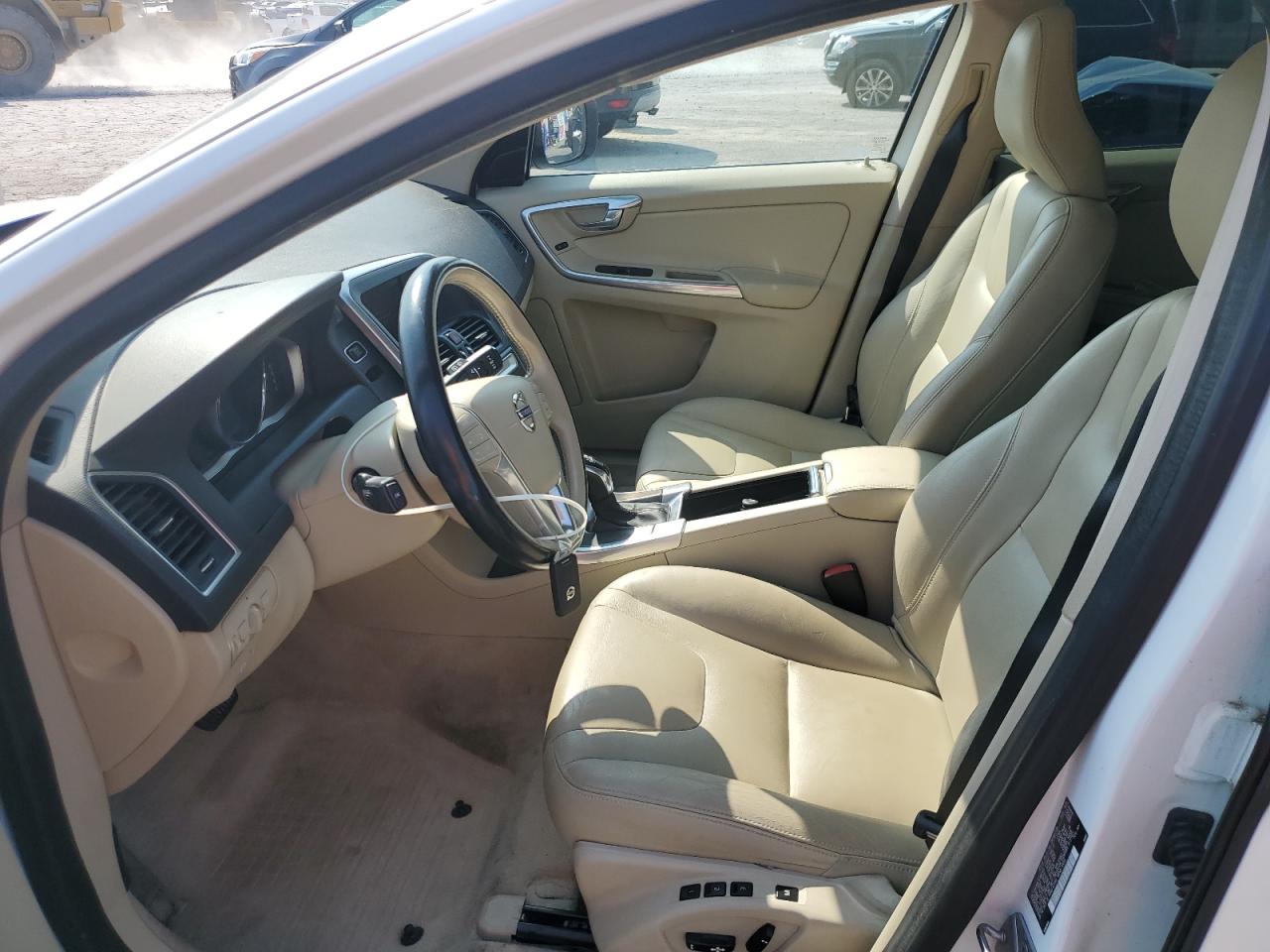 2015 Volvo Xc60 T5 Premier VIN: YV440MDK1F2683132 Lot: 59950165