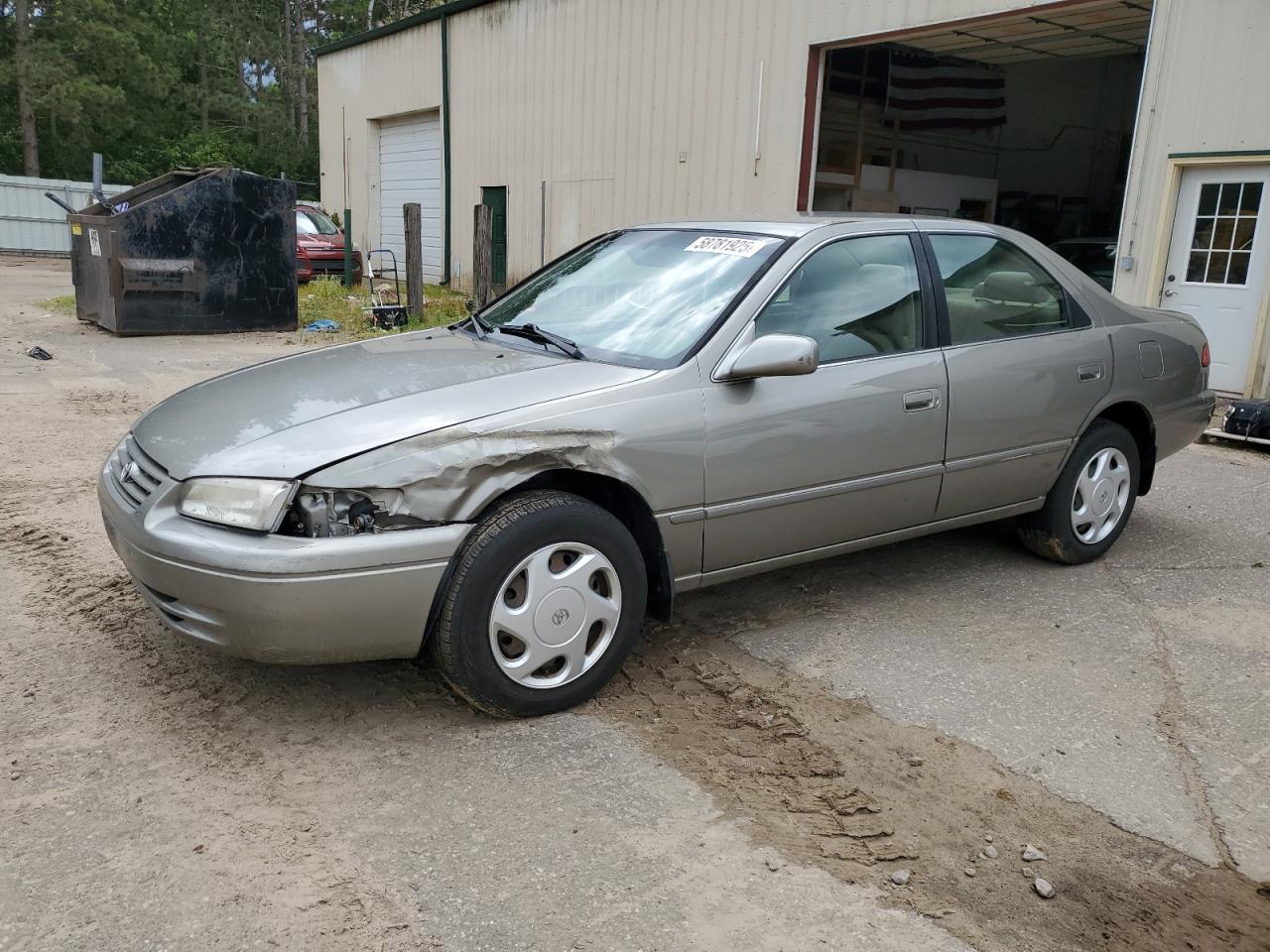 1997 Toyota Camry Le for Sale in Ham Lake, MN - Front End