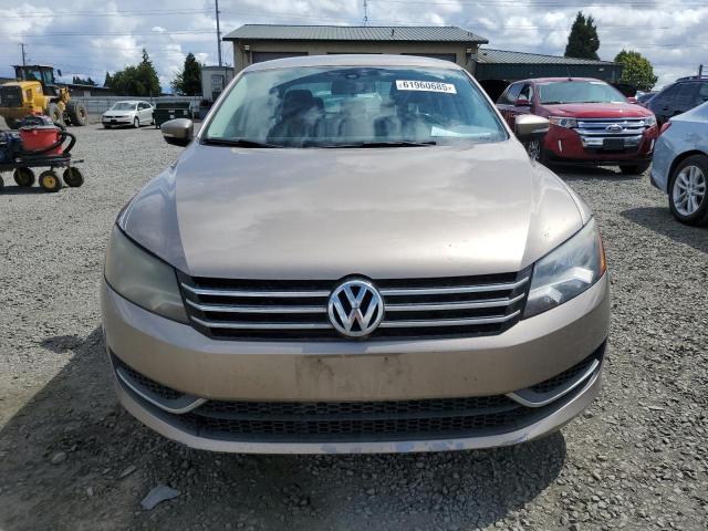Sedans VOLKSWAGEN PASSAT 2015 Kremowy