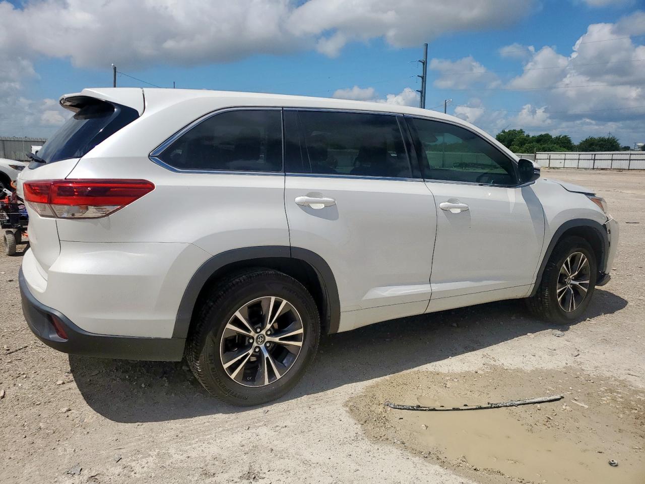 TOYOTA HIGHLANDER 2017 VIN 5TDZARFH1HS029182 фото 3