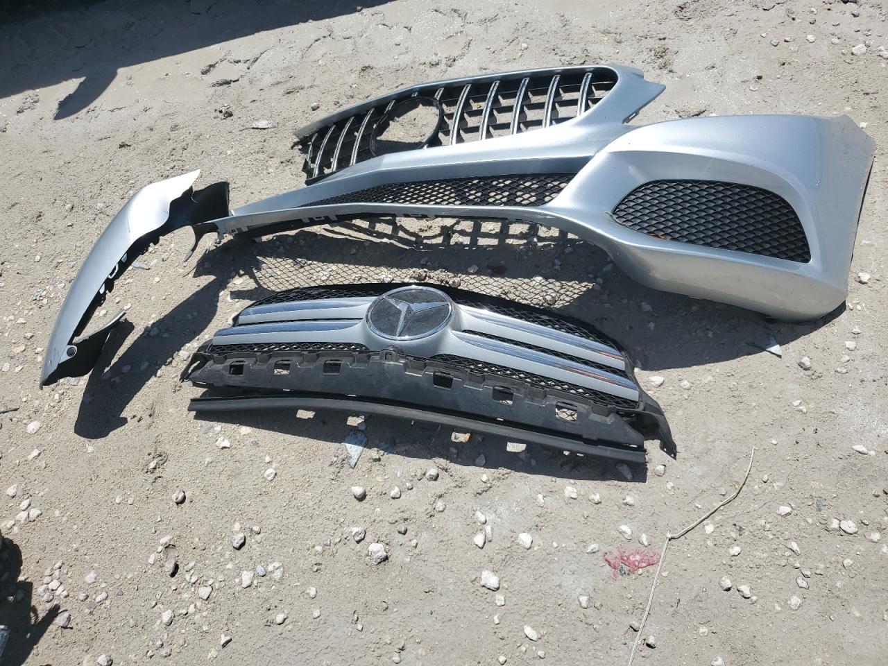 2018 Mercedes-Benz C 300 4Matic VIN: 55SWF4KB6JU260161 Lot: 60074895