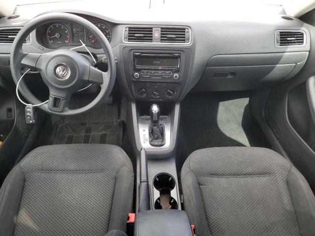 Sedans VOLKSWAGEN JETTA 2014 Czerwony
