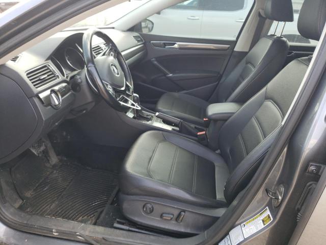  VOLKSWAGEN PASSAT 2017 Gray