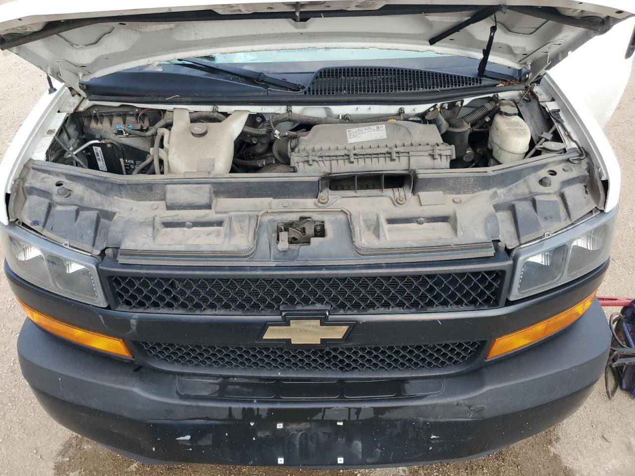CHEVROLET EXPRESS 2018 VIN 1GCWGAFP3J1344739 zdjęcie 12