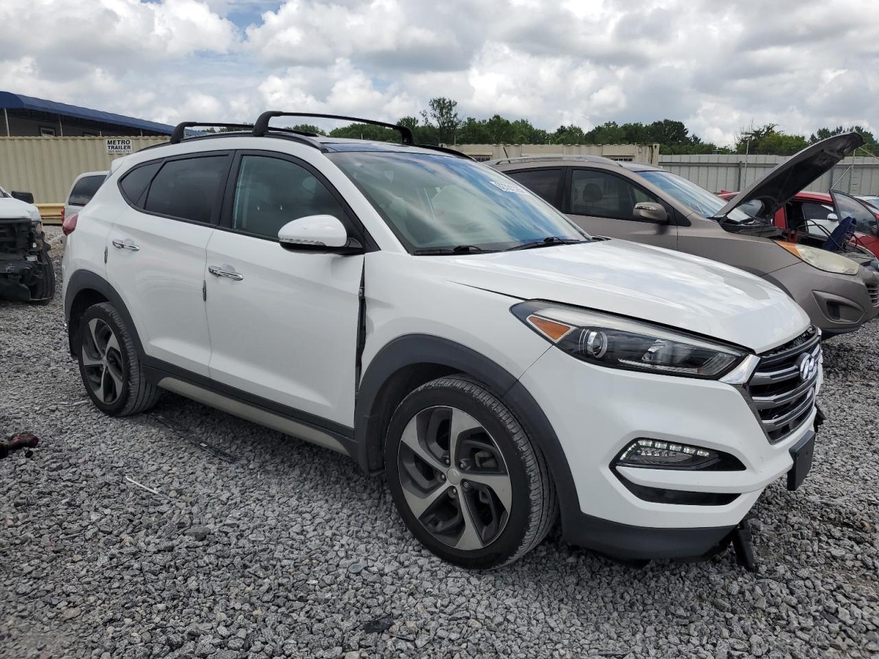 2018 Hyundai Tucson Value VIN: KM8J33A28JU767985 Lot: 62701125
