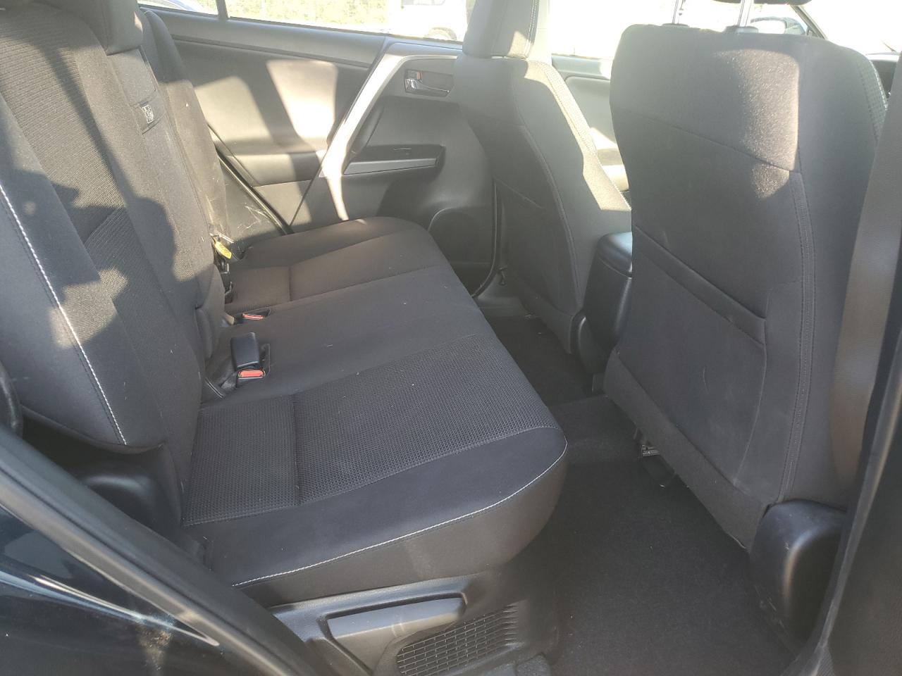 2017 Toyota Rav4 Hv Le VIN: JTMRJREV7HD128575 Lot: 62410715