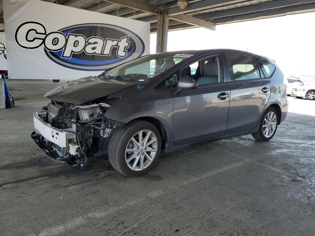 2014 Toyota Prius V  for Sale in Hayward, CA - Front End