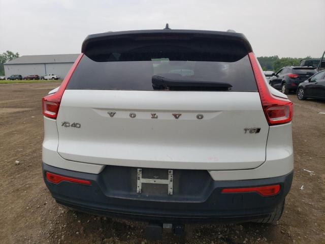  VOLVO XC40 2021 White