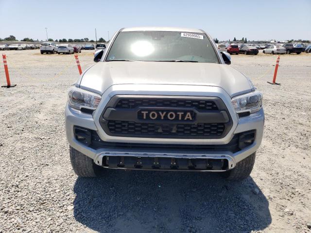  TOYOTA TACOMA 2022 Srebrny
