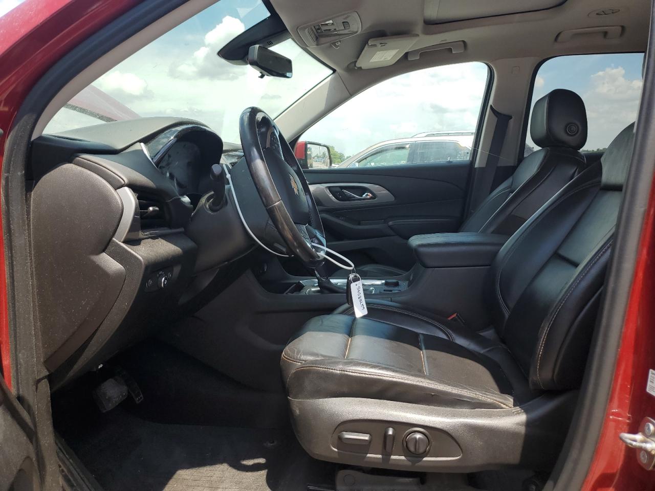 CHEVROLET TRAVERSE 2018 VIN 1GNEVHKW5JJ280248 фото 7