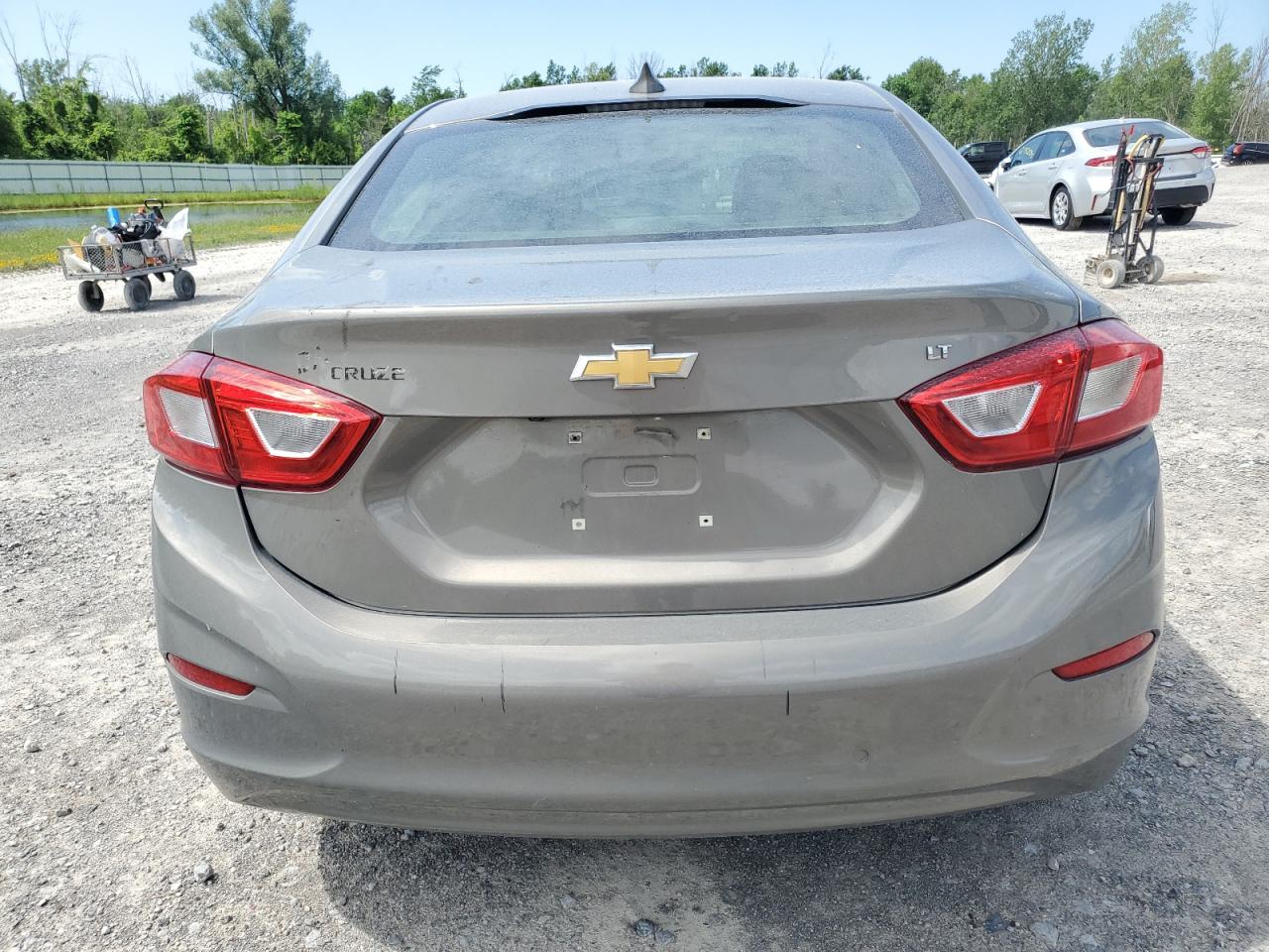 CHEVROLET CRUZE 2018 VIN 1G1BE5SM7J7247069 photo 6