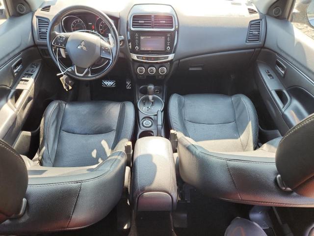  MITSUBISHI OUTLANDER 2017 Srebrny