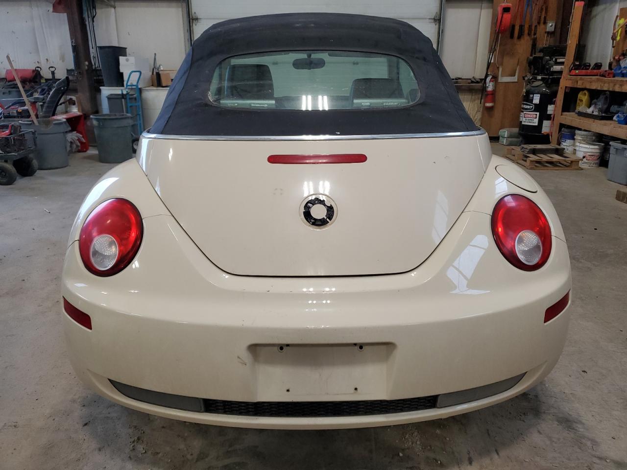 2007 Volkswagen New Beetle 2.5L Luxury VIN: 3VWRF21Y77M416802 Lot: 61899485