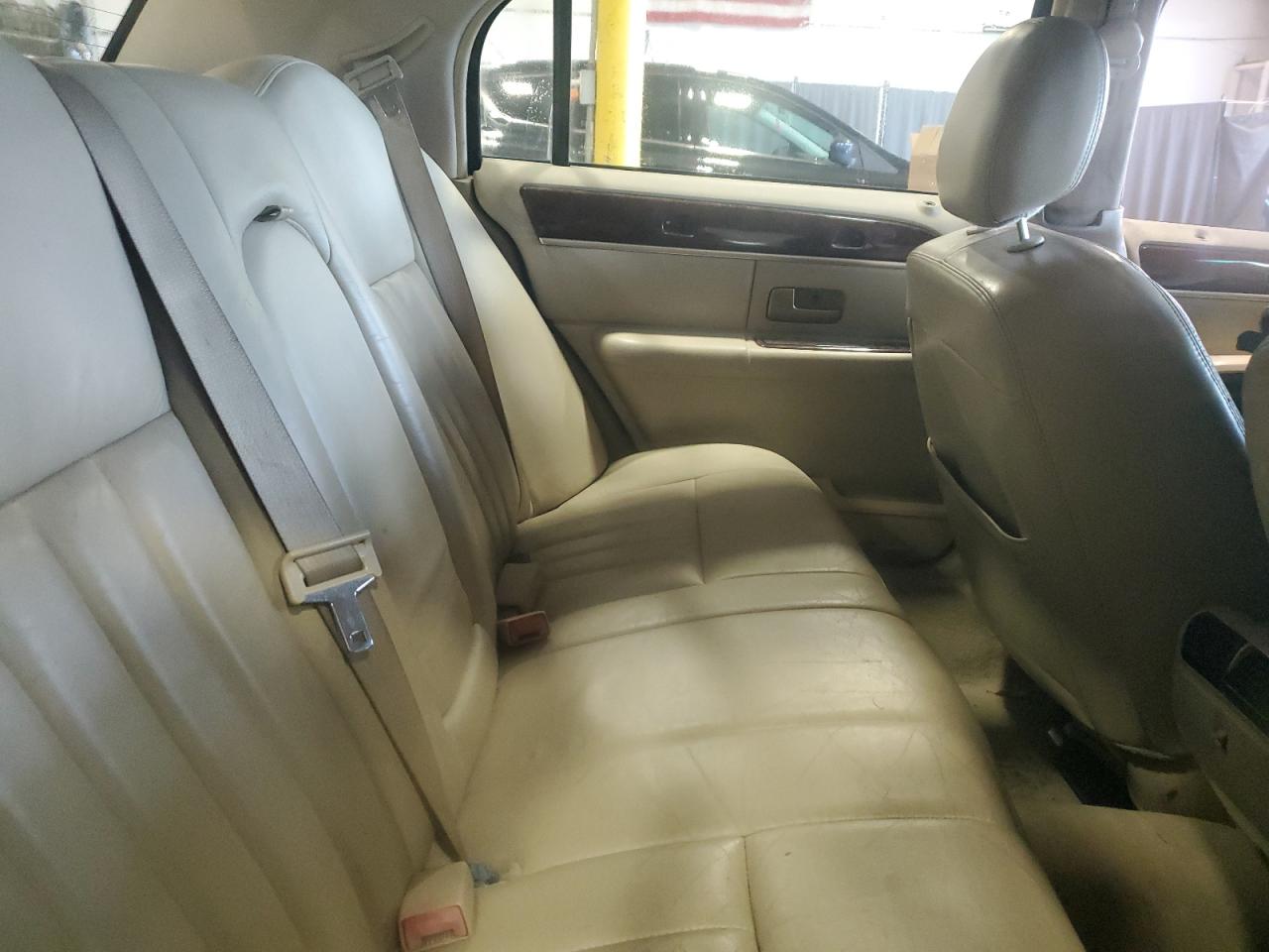 2006 Lincoln Town Car Signature VIN: 1LNHM81W96Y610834 Lot: 62739045